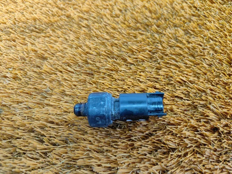 Датчик давления масла