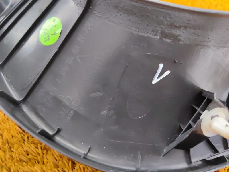 Накладка крышки багажника