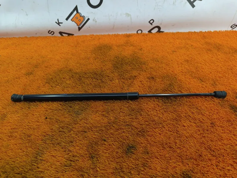 Амортизатор крышки багажника