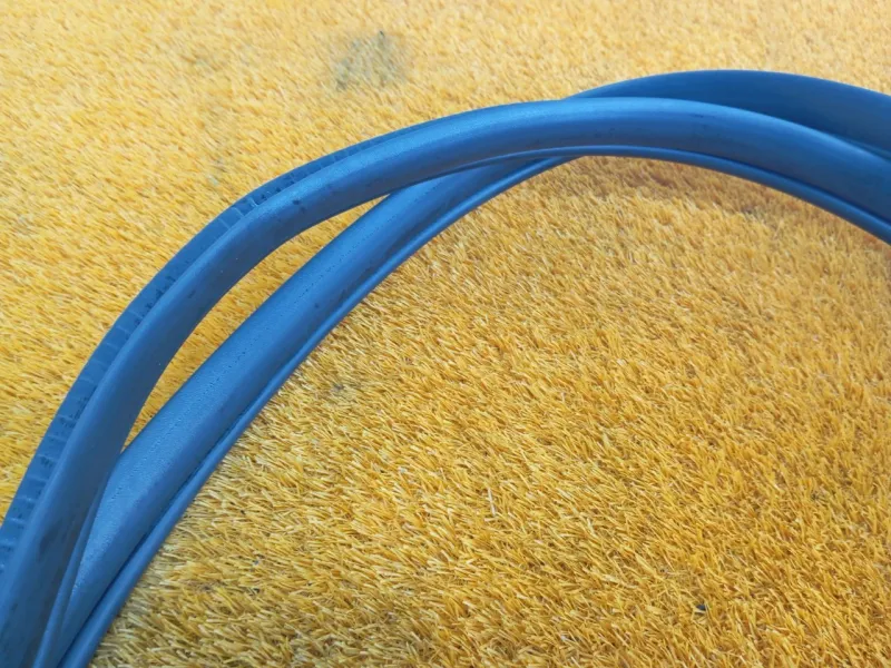 Уплотнитель проема двери