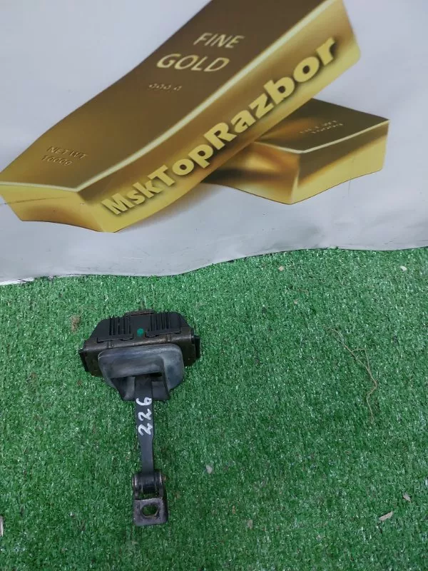 Ограничитель двери