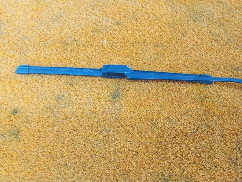 Поводок стеклоочистителя лобового стекла