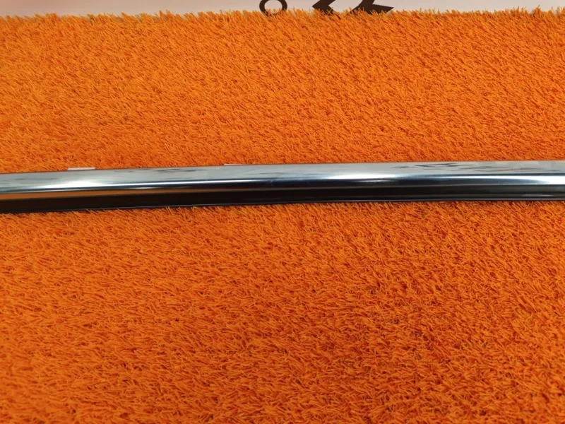 Молдинг стекла