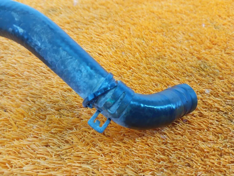 Патрубок радиатора