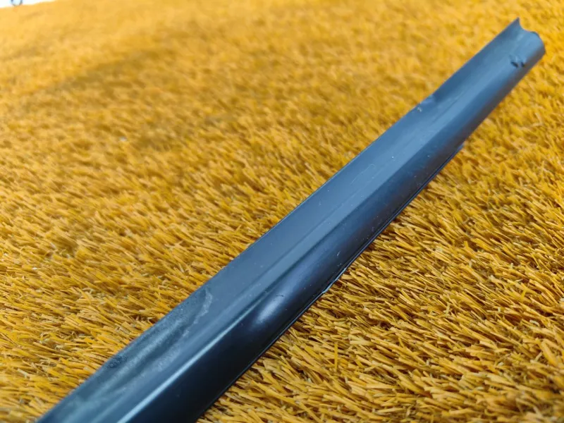 Молдинг стекла