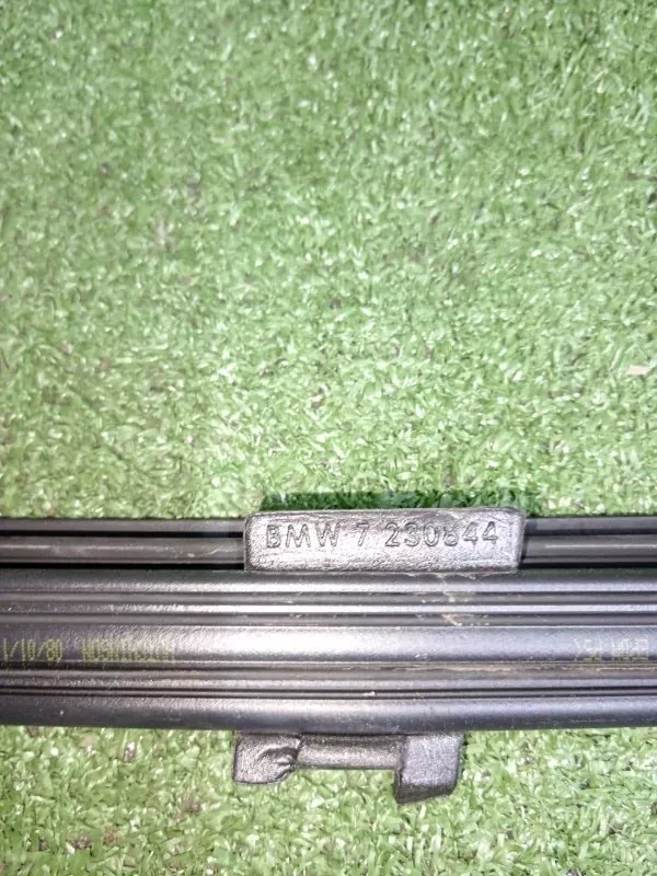 Уплотнитель стекла двери