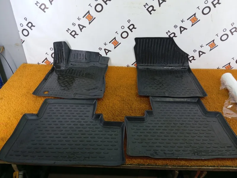 Коврик салона