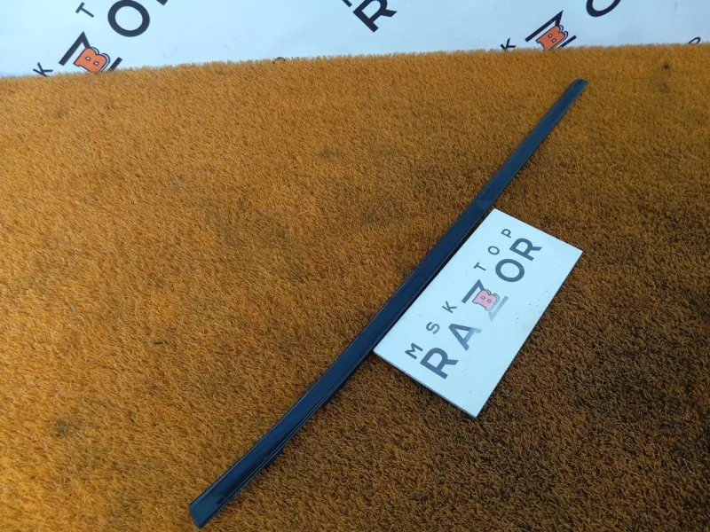 Уплотнитель стекла двери