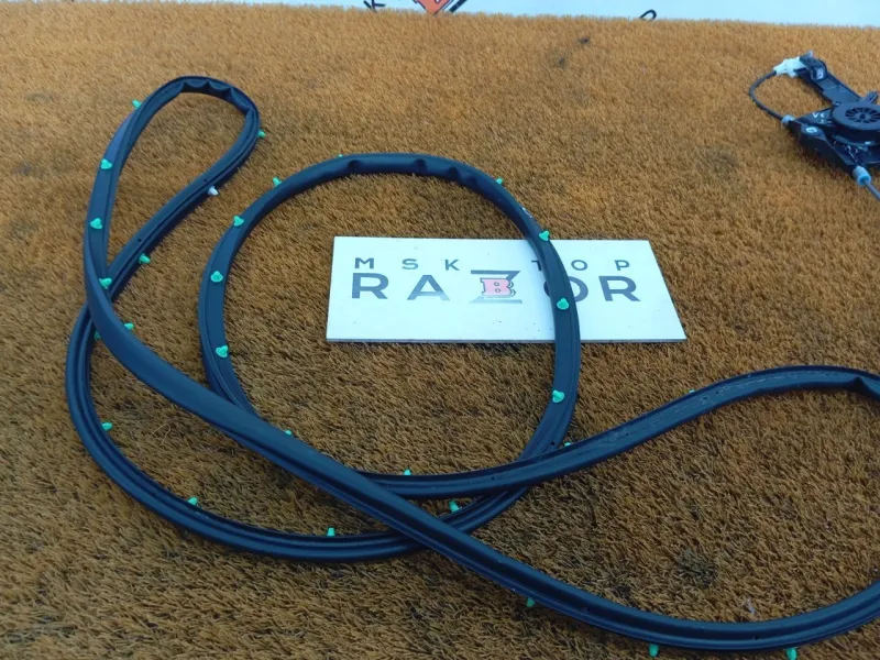 Уплотнитель двери