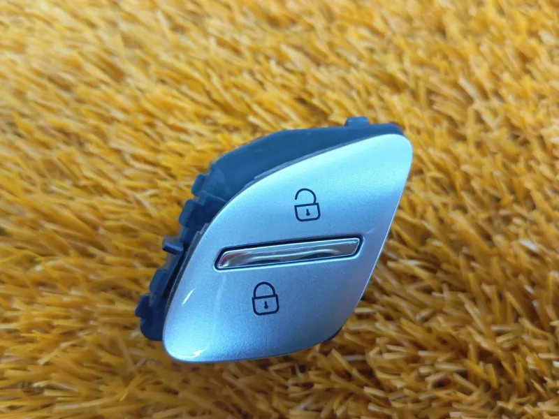 Кнопка центрального замка