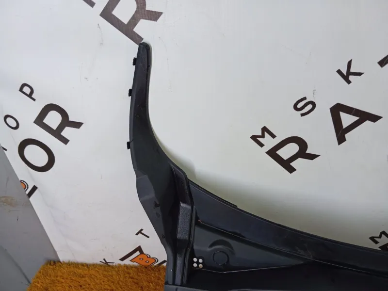 Решетка под лобовое стекло