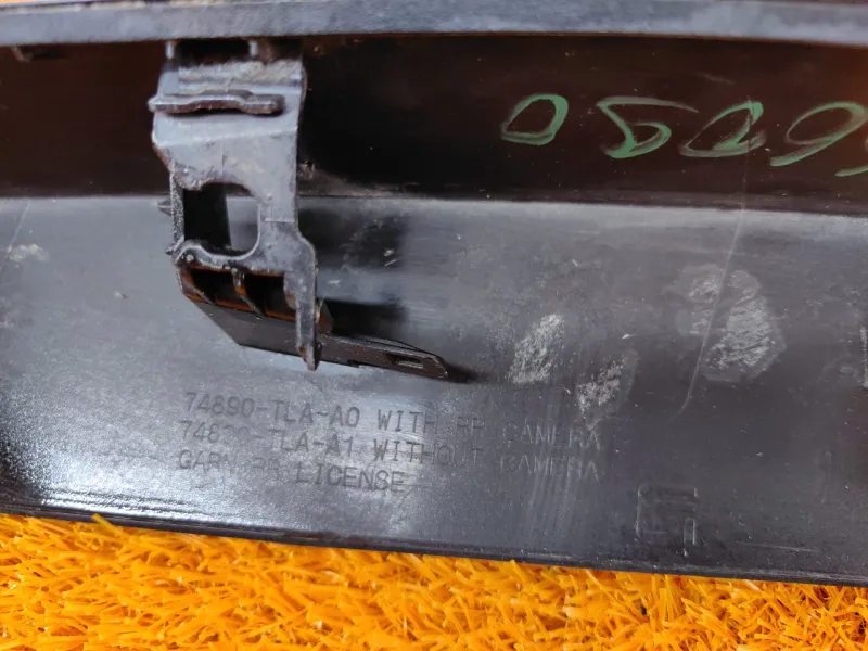 Накладка крышки багажника