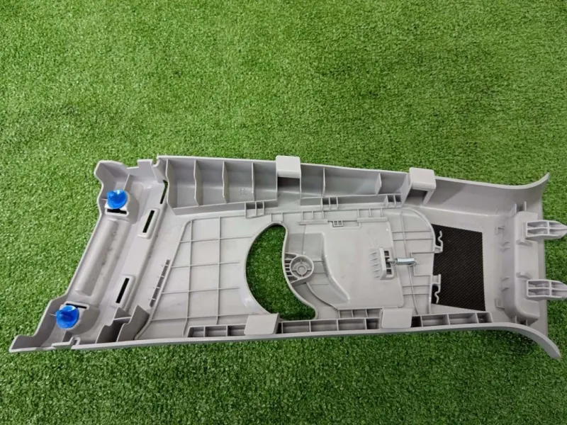 Обшивка центральной стойки