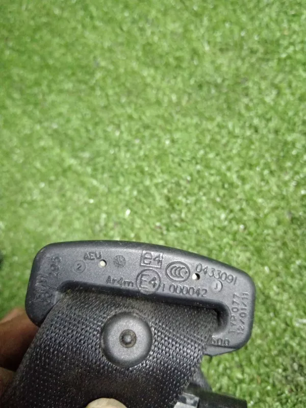 Ремень безопасности