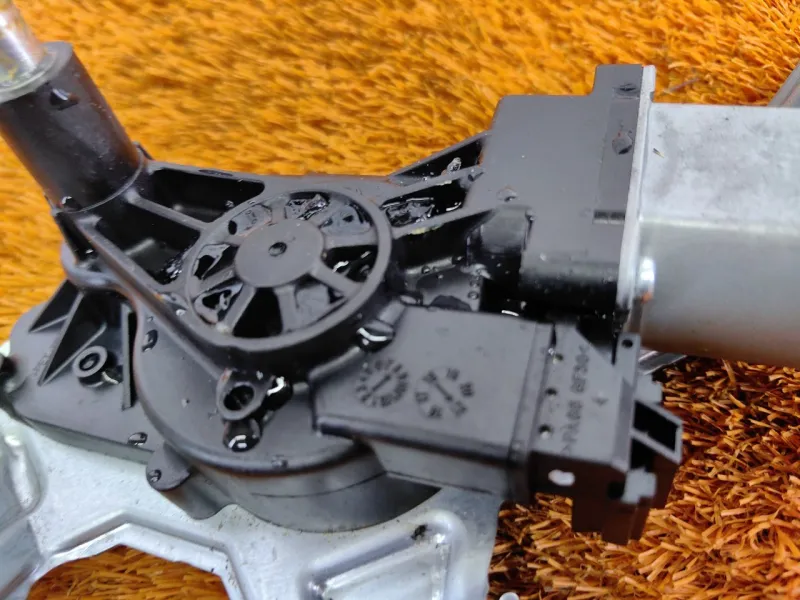 Мотор стеклоочистителя