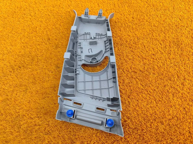 Обшивка центральной стойки