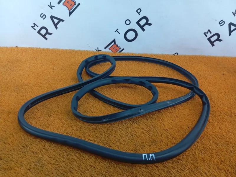 Уплотнитель двери