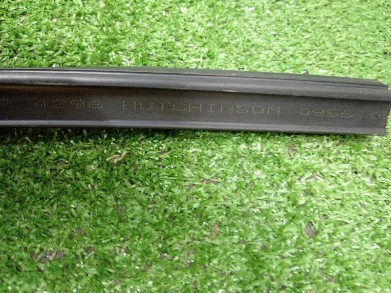 Уплотнитель стекла двери