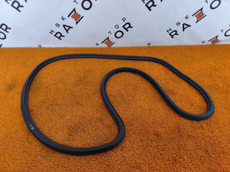 Уплотнитель проема двери