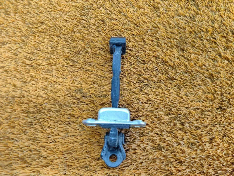 Ограничитель двери