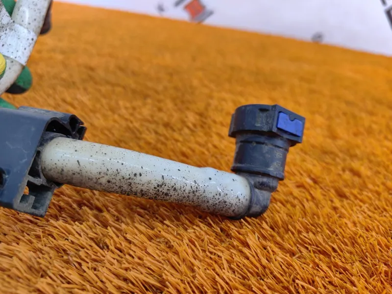 Трубка топливная