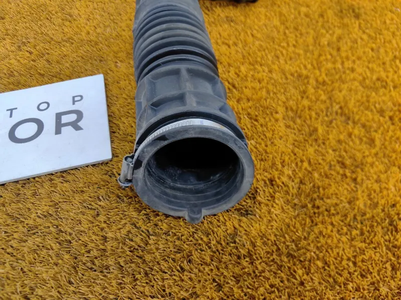 Патрубок воздушного фильтра