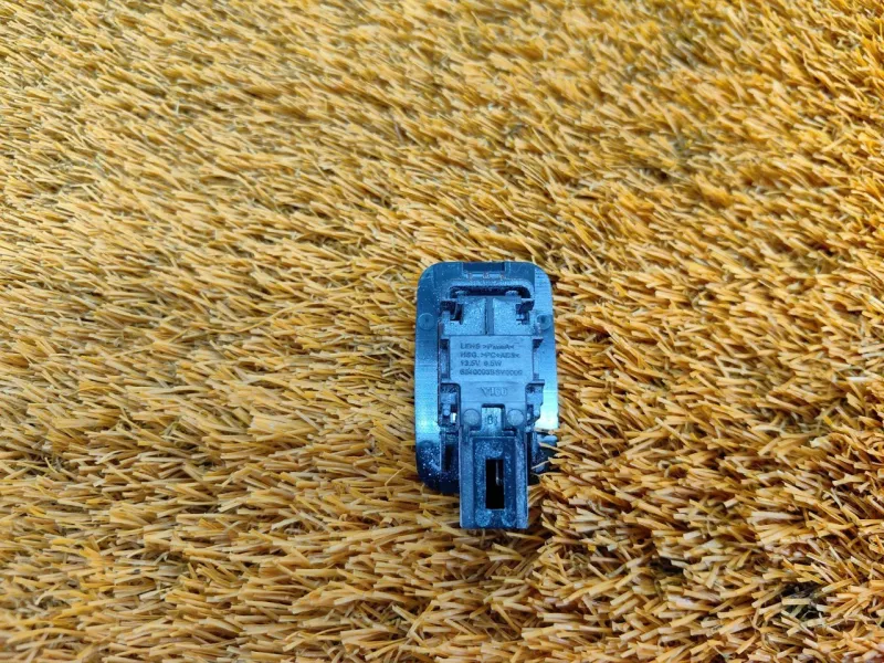 Плафон подсветки бардачка