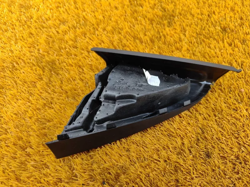 Уголок двери