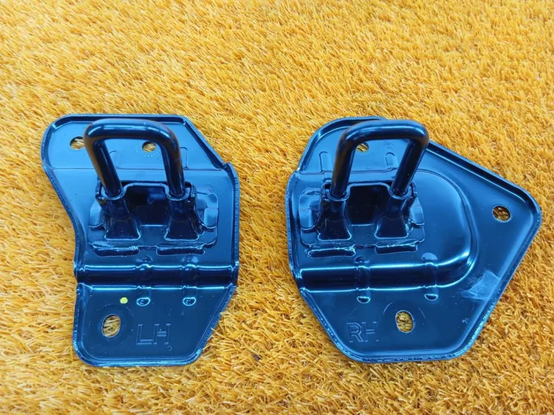 Замок спинки сиденья