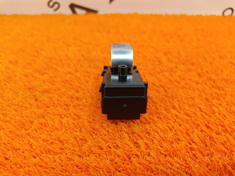 Кнопка стеклоподъемника