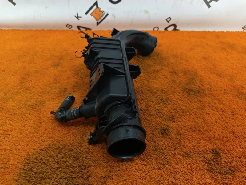 Патрубок воздушного фильтра