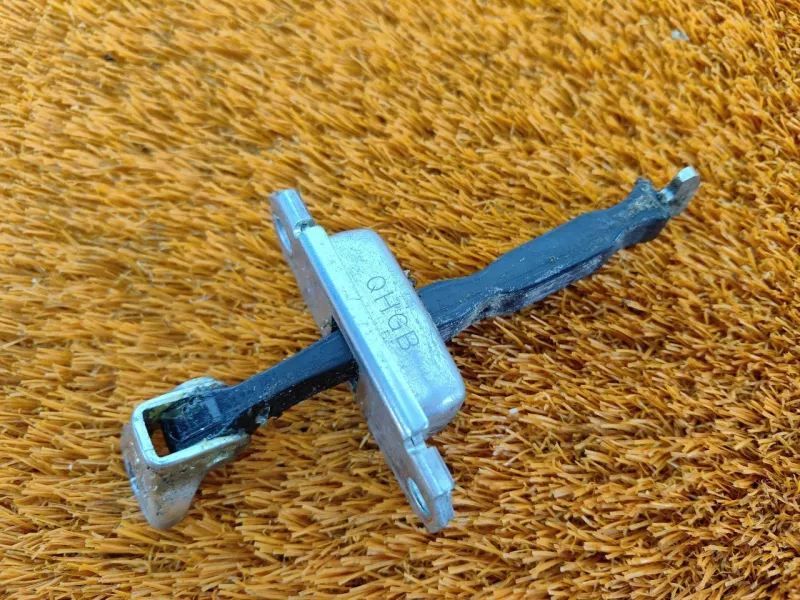 Ограничитель двери