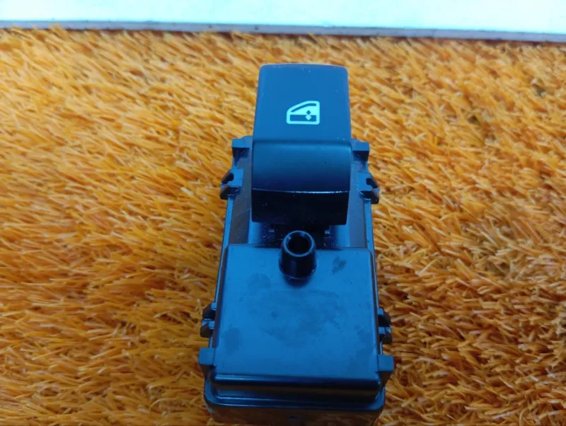 Кнопка стеклоподъемника