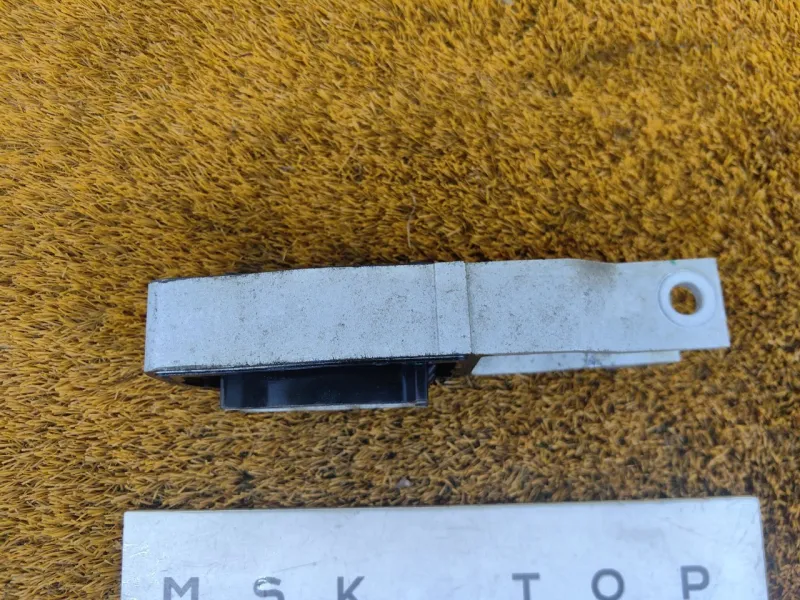 Подушка двигателя