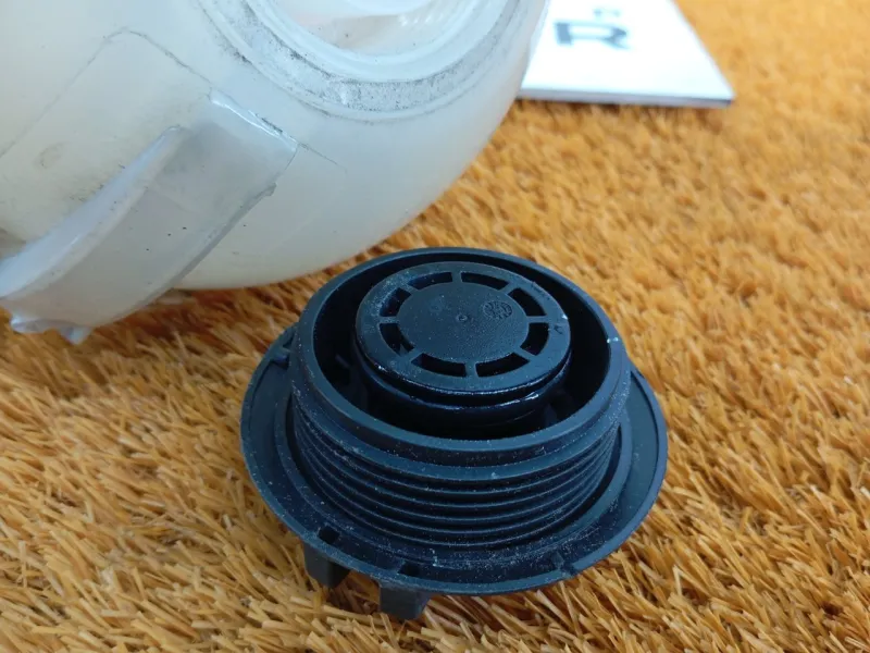 Бачок расширительный