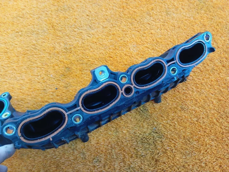 Коллектор впускной