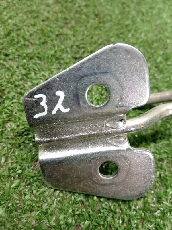 Ответная часть замка багажника