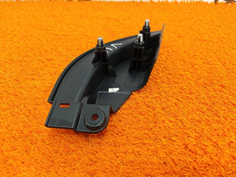 Уголок двери