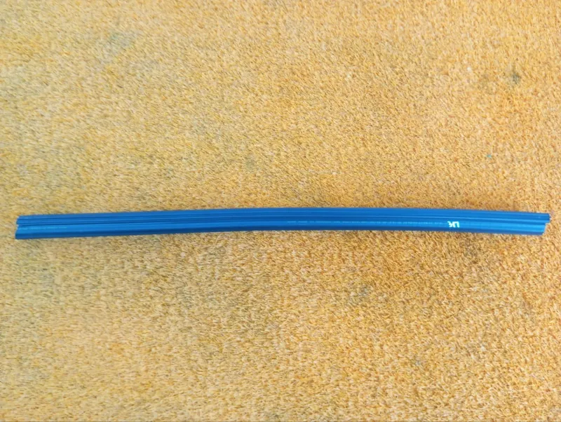 Уплотнитель стекла двери