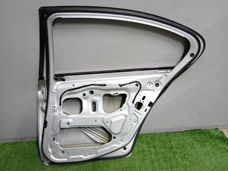 Дверь BMW 5-Series 2011 41007206114 F10, задняя правая