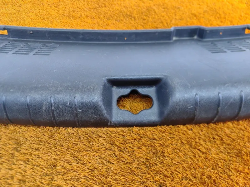 Накладка замка багажника