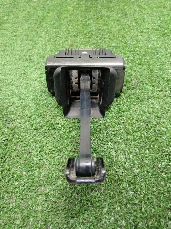 Ограничитель двери