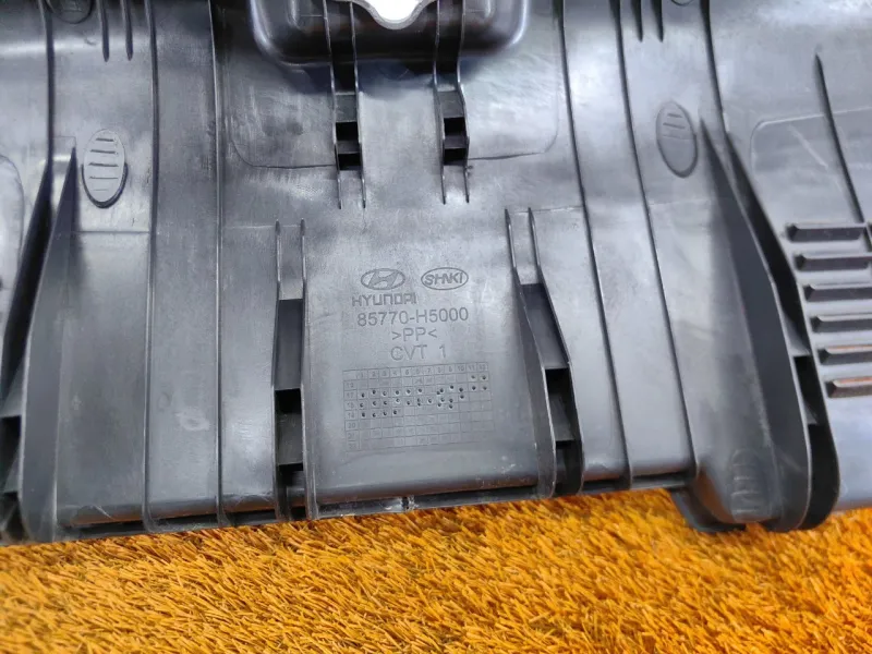 Накладка замка багажника