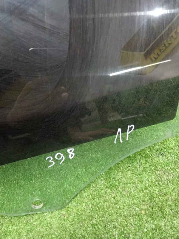 Стекло двери Audi Q7 2011 4L0845201 4L, переднее левое