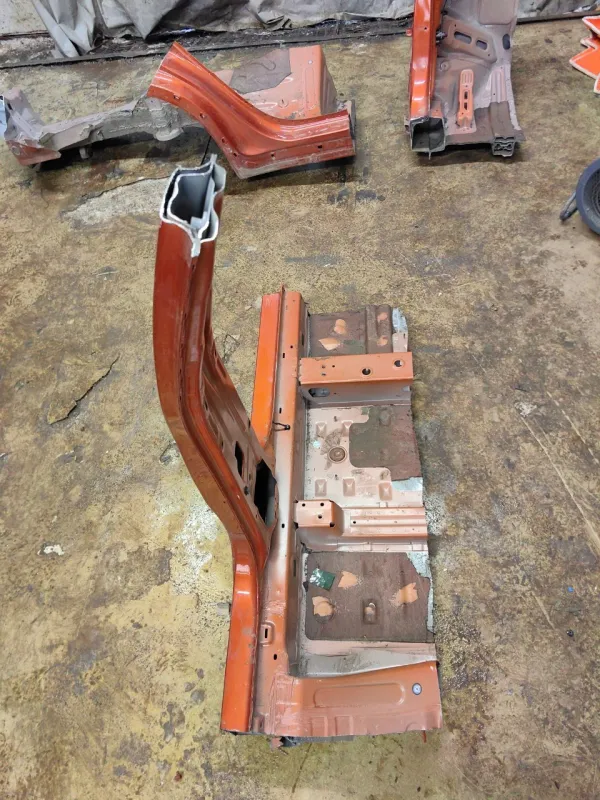 Порог с центральной стойкой