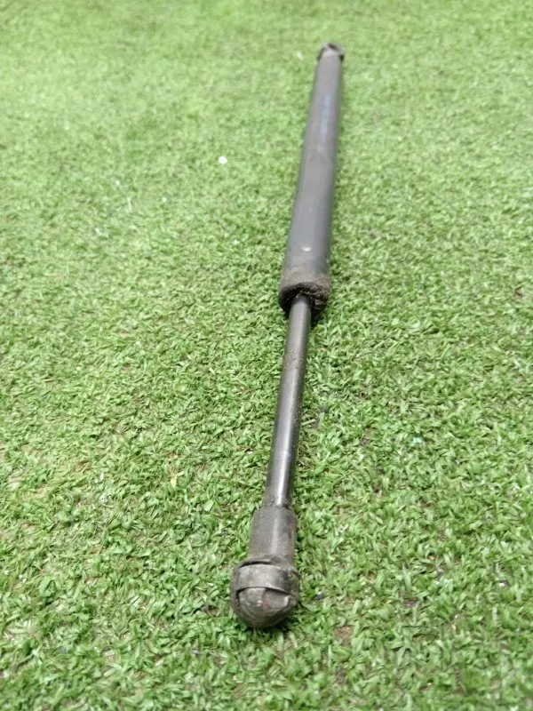 Амортизатор крышки багажника