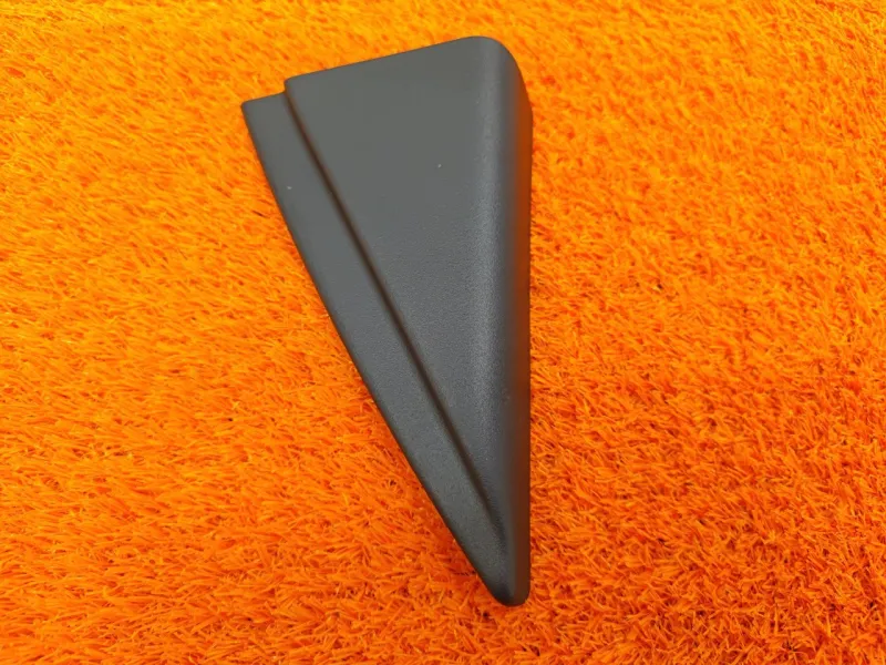 Уголок двери