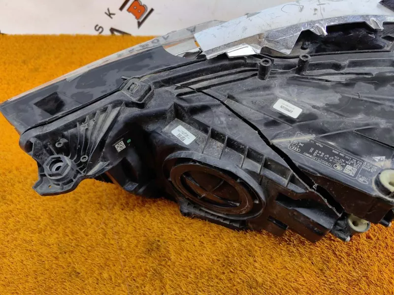 Фара ксеноновая