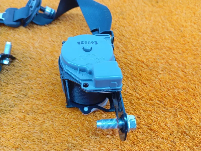 Ремень безопасности