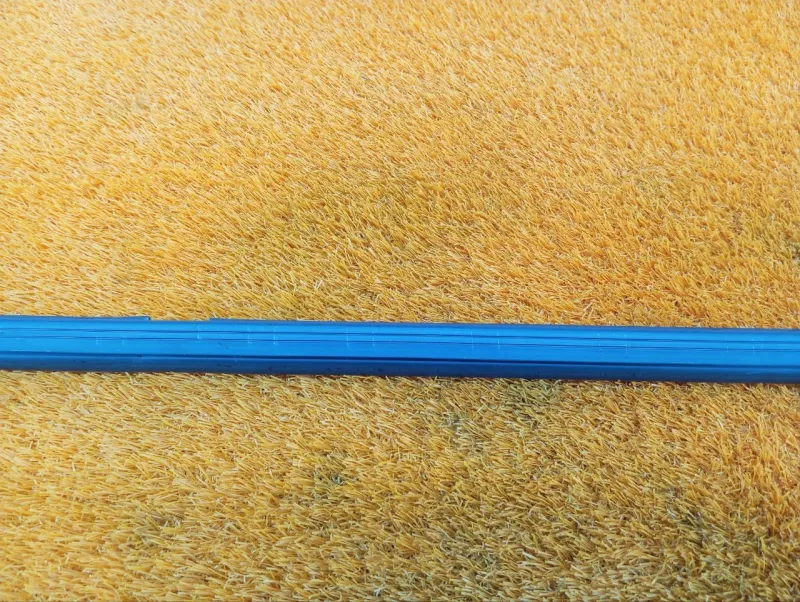 Уплотнитель стекла двери